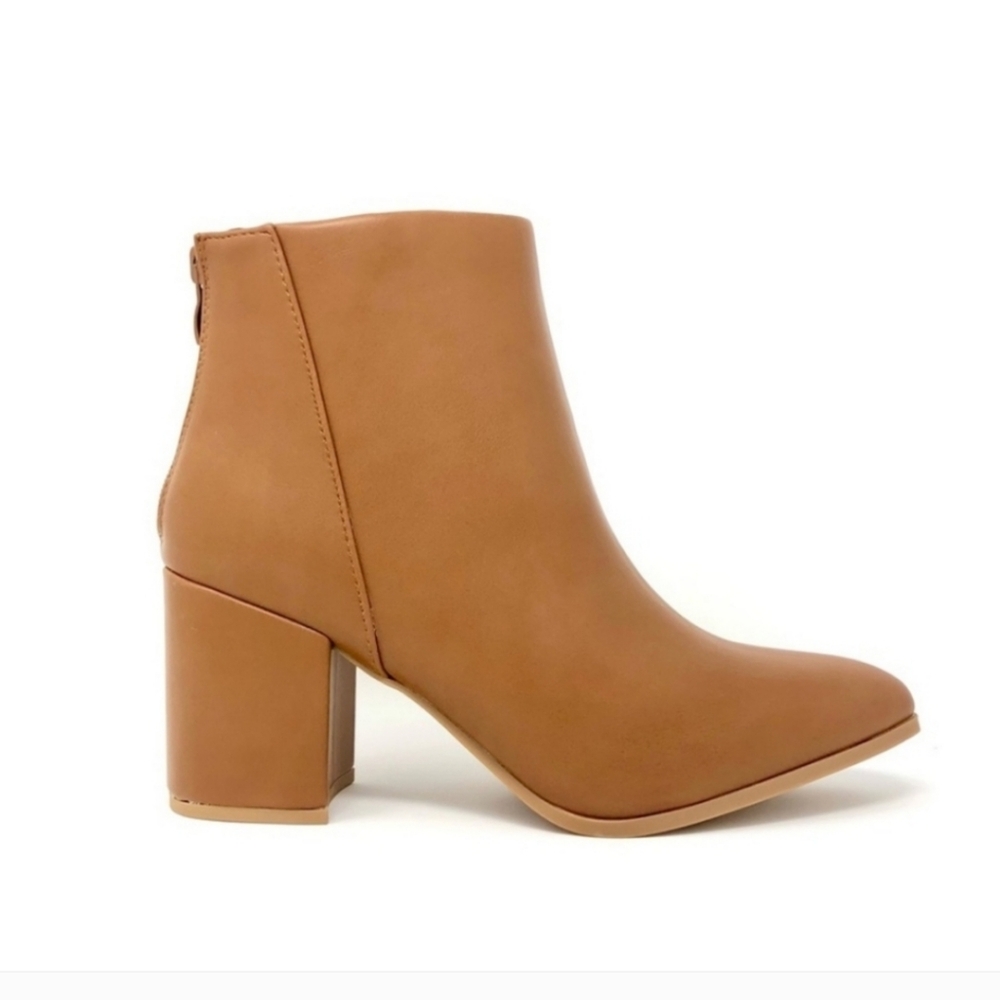 TOP Moda * maple ran vegan leather ankle booties SIZE 7.5 NWOT